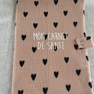 Protège carnet de santé gaze coeurs rose
