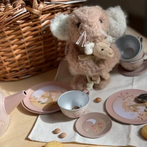 Set de thé avec panier en osier