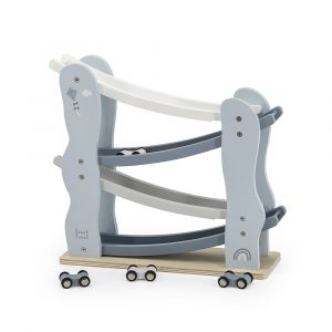 Rampe en bois avec voitures