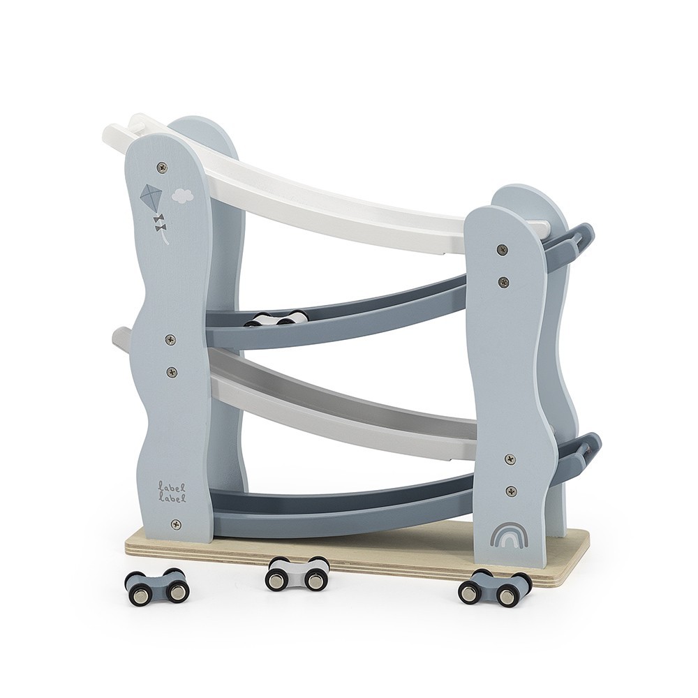 Rampe en bois avec voitures