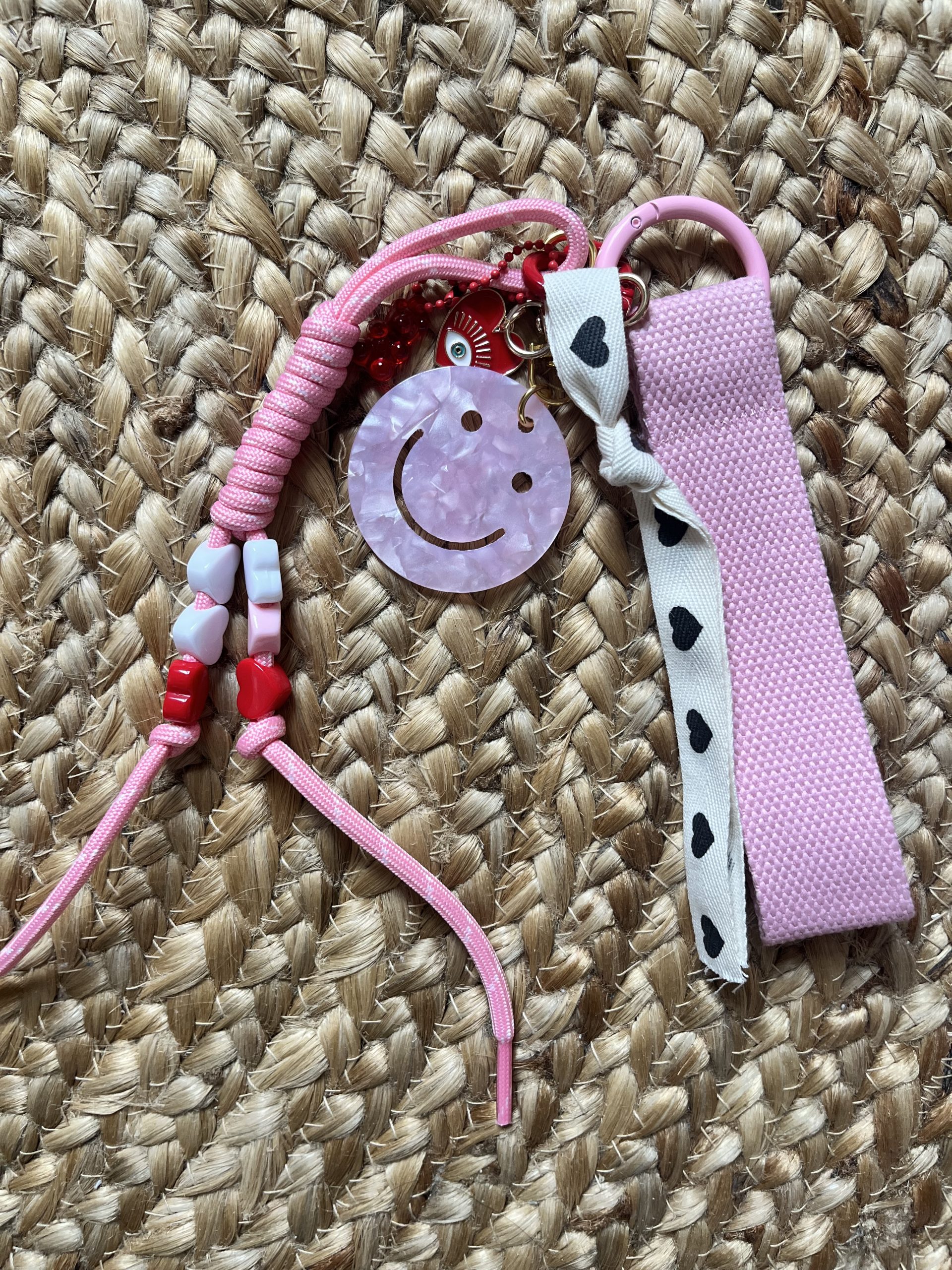porte clés grigri rose